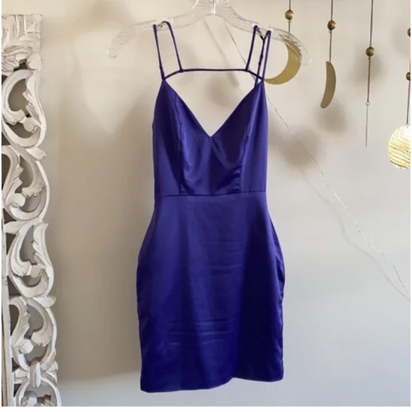 🪞 NWT front cut out luxe station scrappy dress by oh polly - Picture 3 of 5